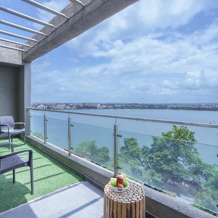 Grey Stone - Lakefront Penthouse Family Rooms Kolhapur Esterno foto