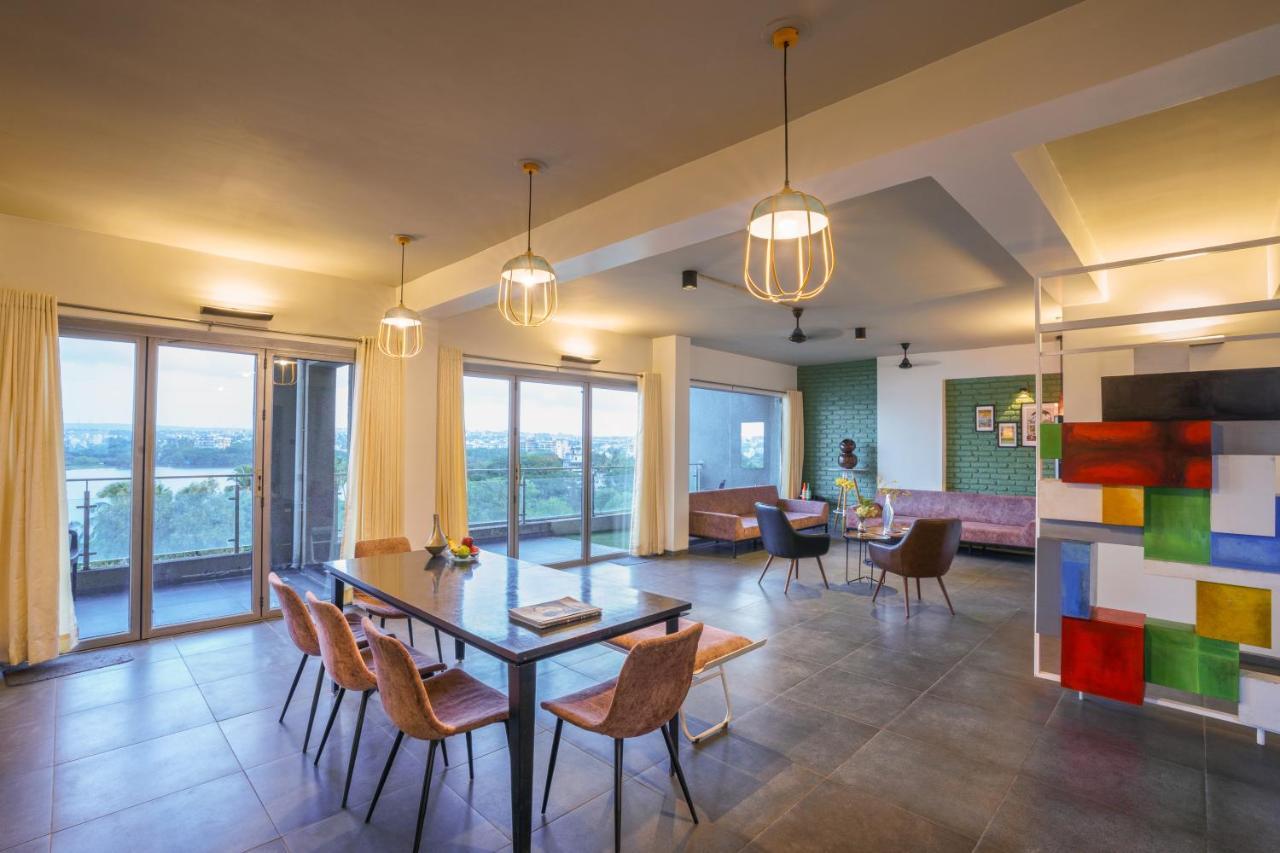 Grey Stone - Lakefront Penthouse Family Rooms Kolhapur Esterno foto