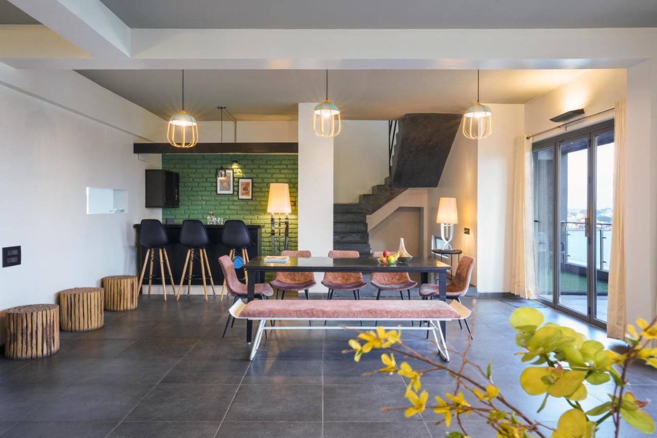 Grey Stone - Lakefront Penthouse Family Rooms Kolhapur Esterno foto